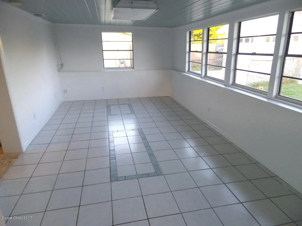 Photo of 2550 Clinton Drive NE