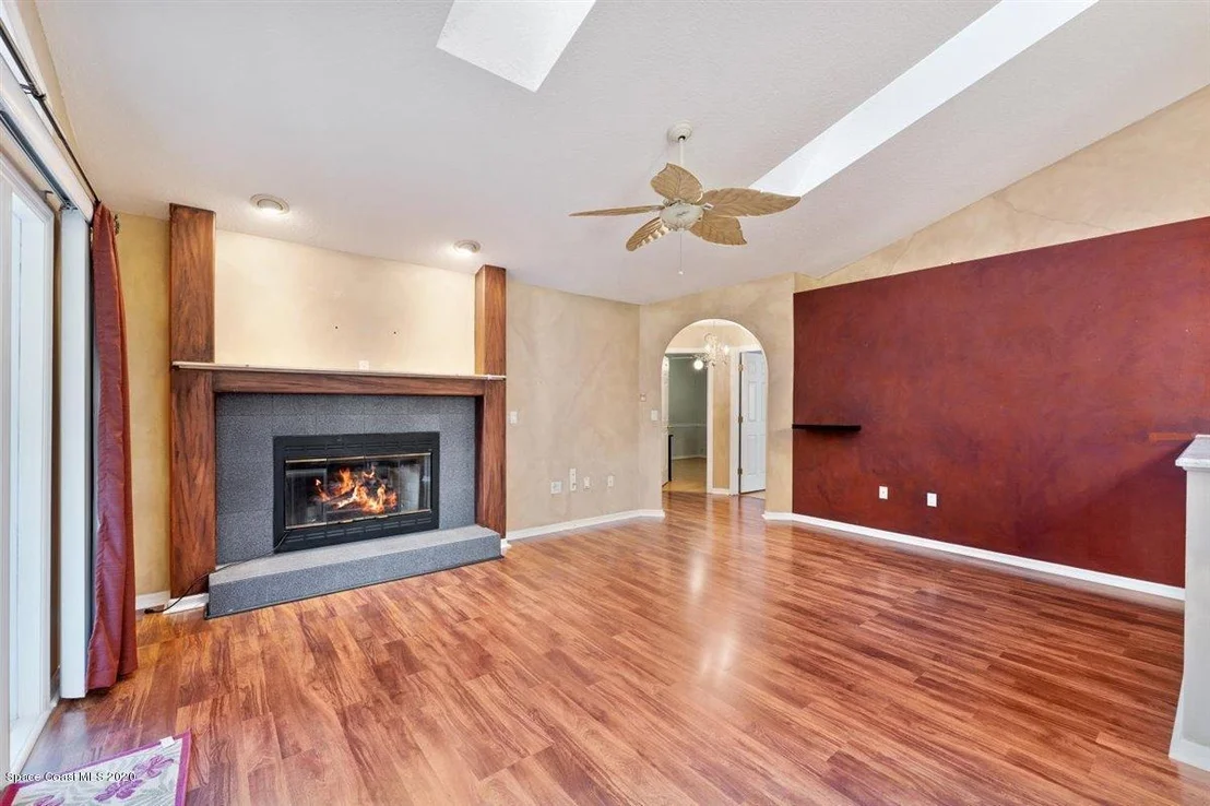 Photo of 984 Pelican Lane