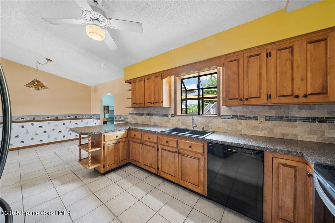 Photo of 1647 Elmhurst Circle SE