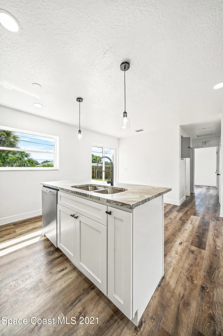 Photo of 1161 Wild Rose Drive NE