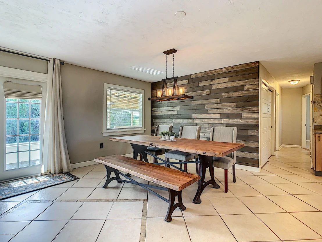 Photo of 725 Mallard Road