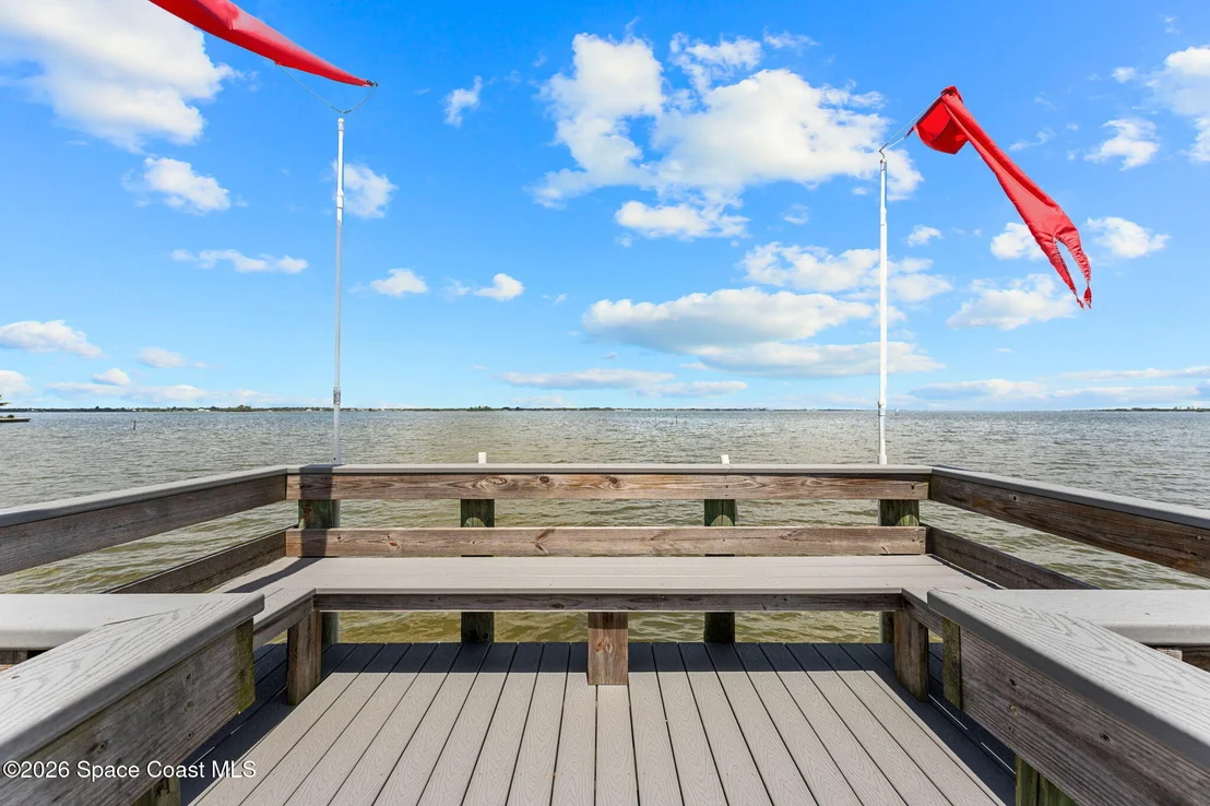 Photo of 327 Island Drive