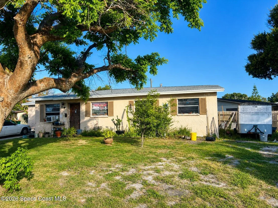 Photo of 801 Poplar Lane