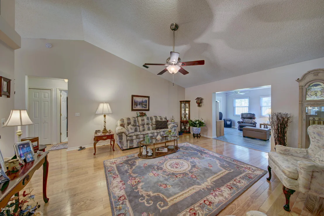 Photo of 1057 Jacaranda Circle