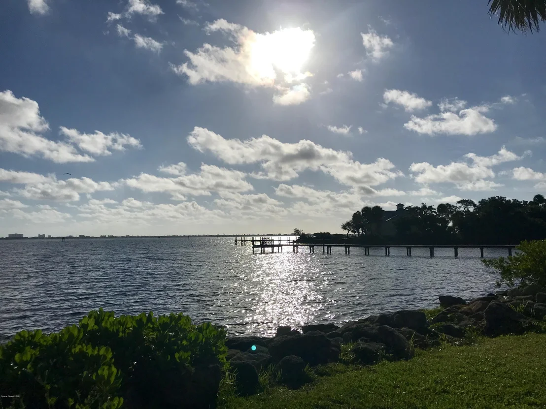 Photo of 727 Banyan Drive