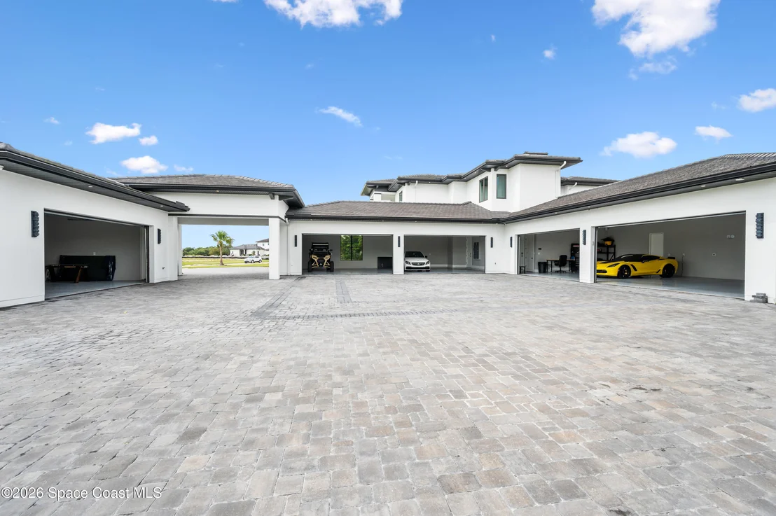 Photo of 3618 Lake Adelaide Place