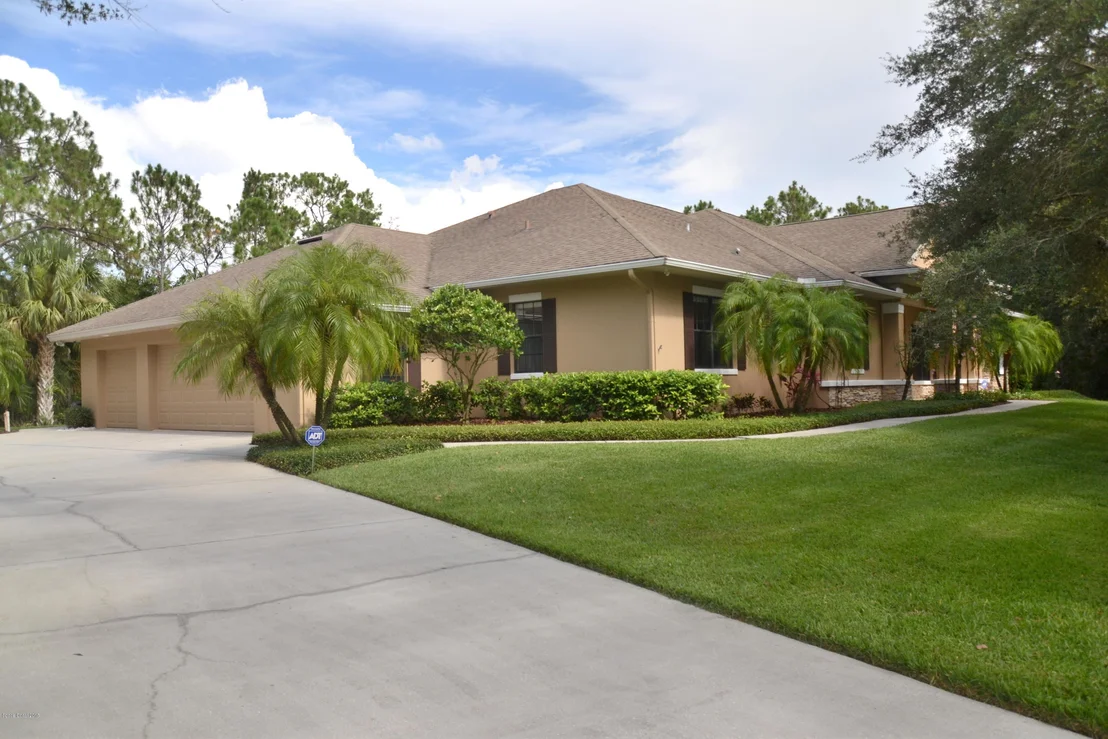 Photo of 2455 Woods Lane