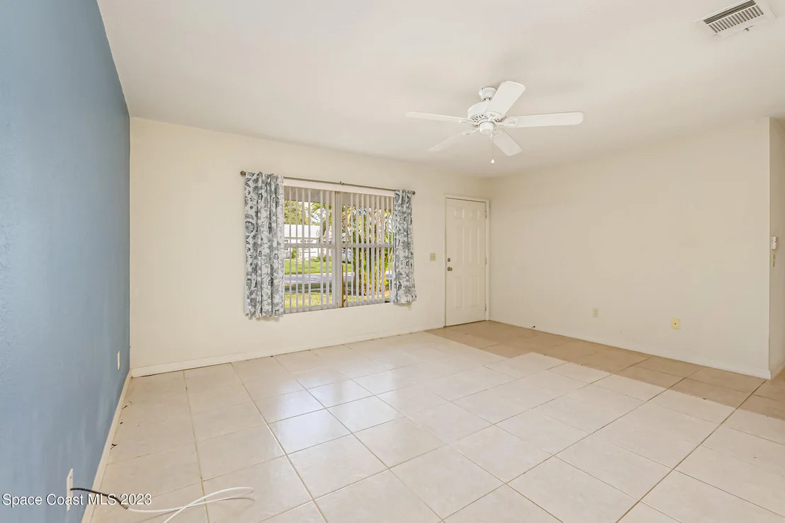Photo of 1384 Ethel Circle NE