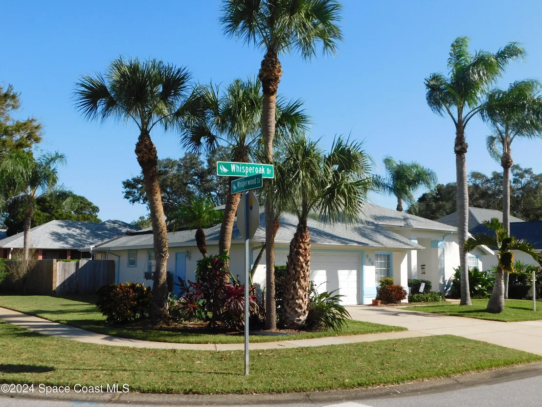 Photo of 984 Whisperoak Drive