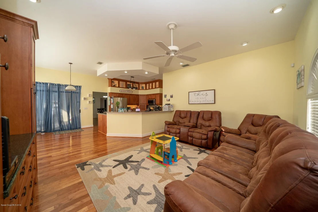 Photo of 973 Whisperoak Drive