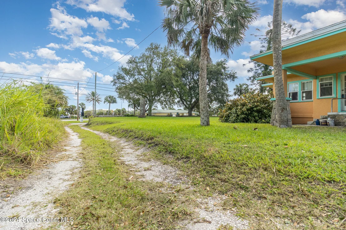 Photo of 1632 Water Drive NE