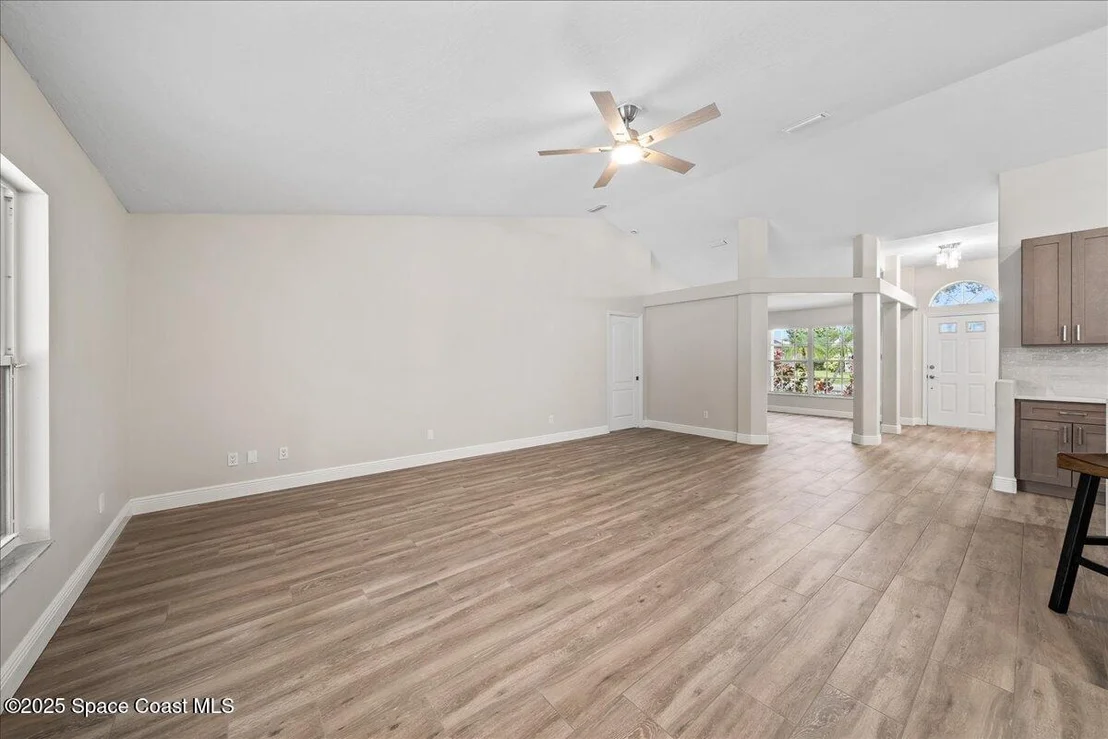 Photo of 5863 Newbury Circle