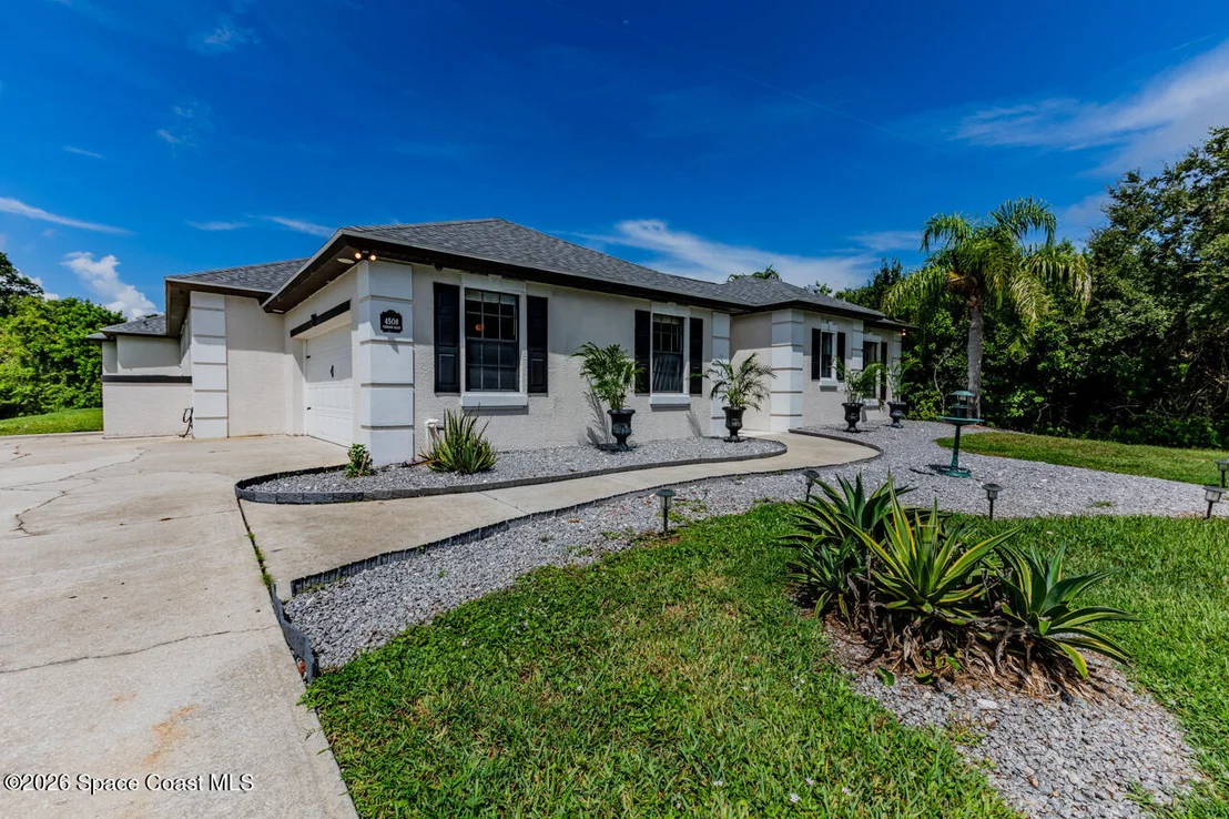 Photo of 4508 Canard Road