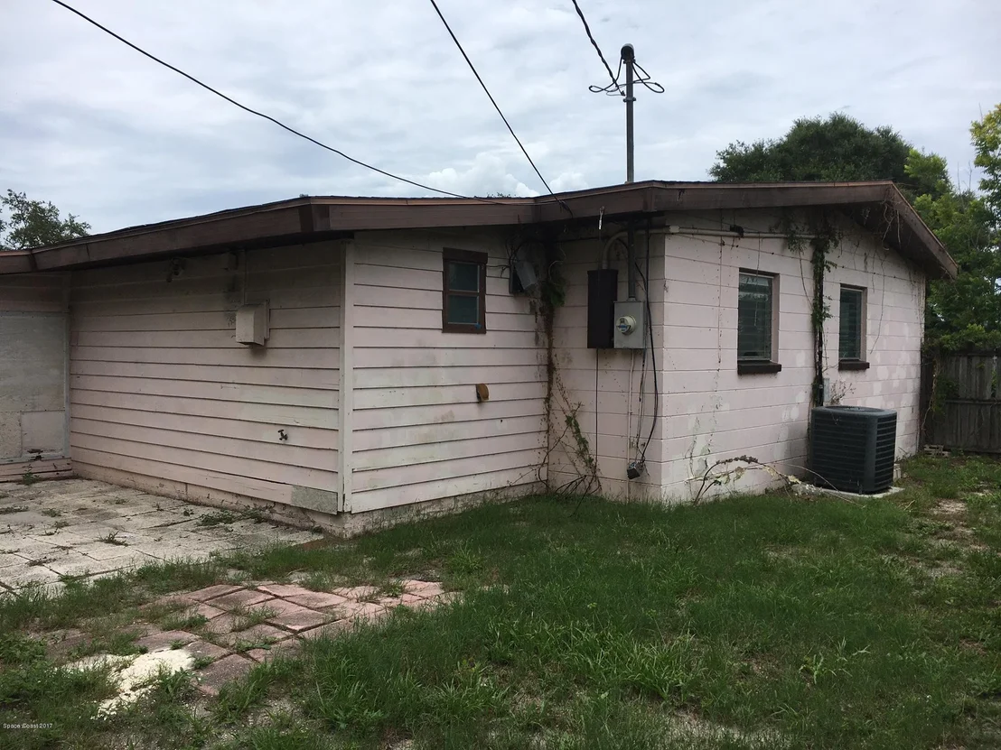 Photo of 415 Thomas Avenue