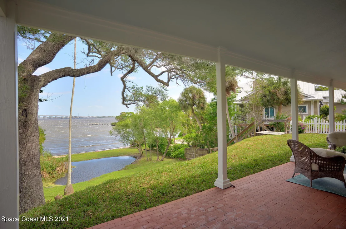 Photo of 400 Bay Point Drive
