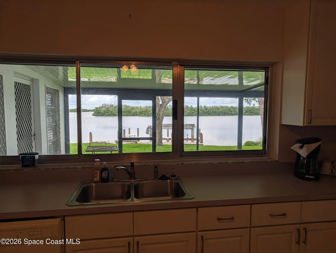 Photo of 597 Capri Road