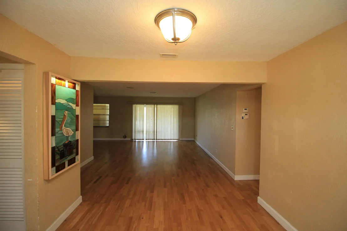 Photo of 1441 Meadowbrook Road NE