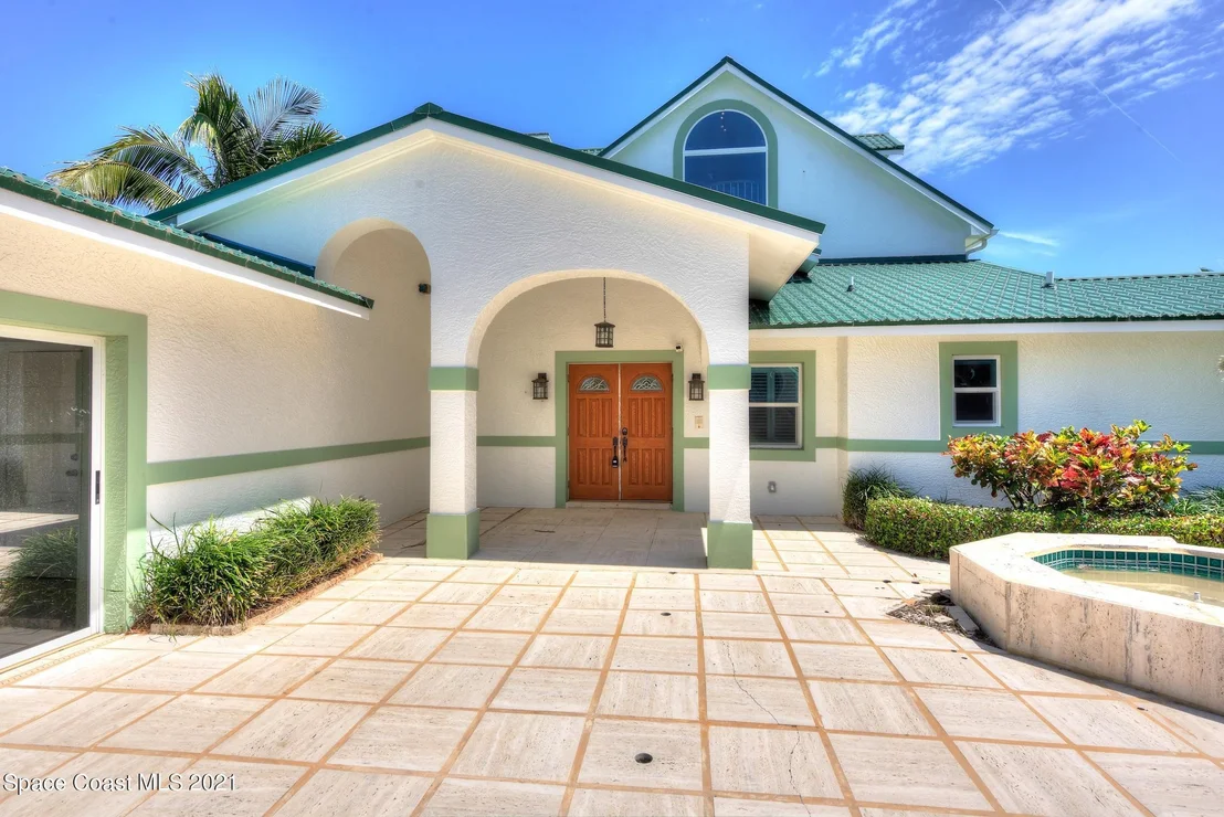 Photo of 2055 N Highway A1a
