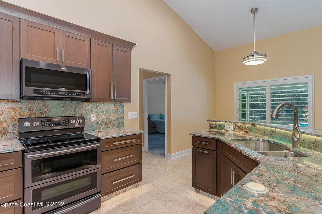 Photo of 6573 Sheridan Road