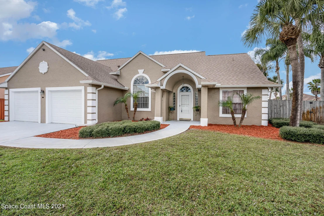 Photo of 1365 Heritage Acres Boulevard