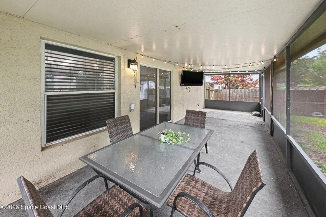 Photo of 6289 Leonard Avenue