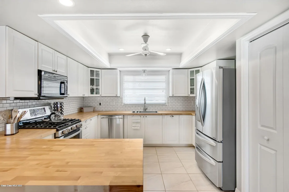 Photo of 980 Long Meadow Lane