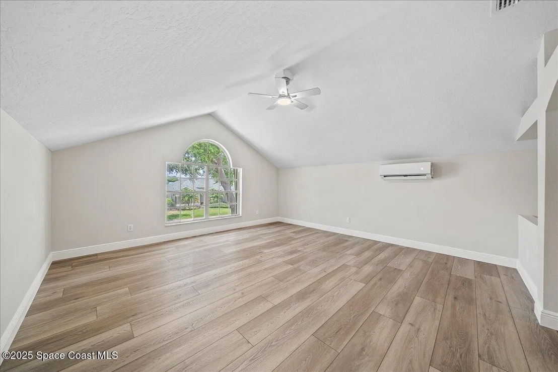 Photo of 5863 Newbury Circle