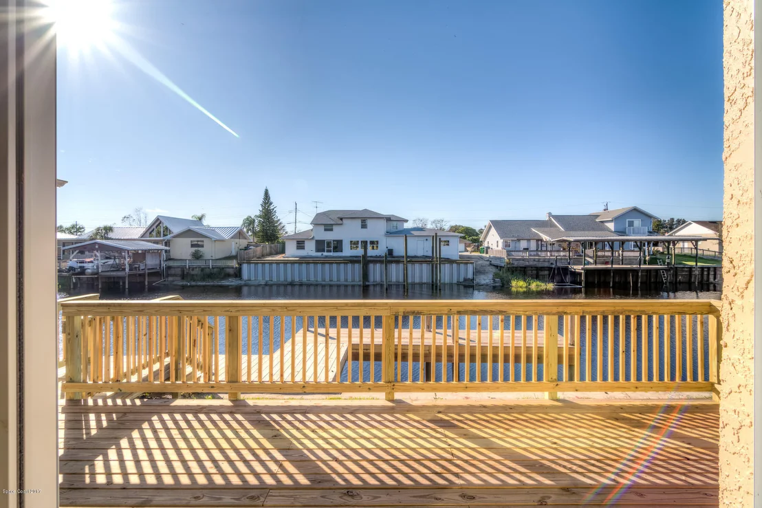 Photo of 830 Heron Road