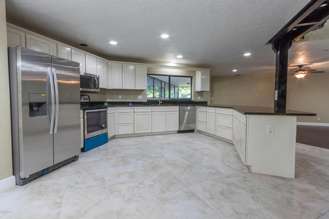 Photo of 8583 Sheridan Road