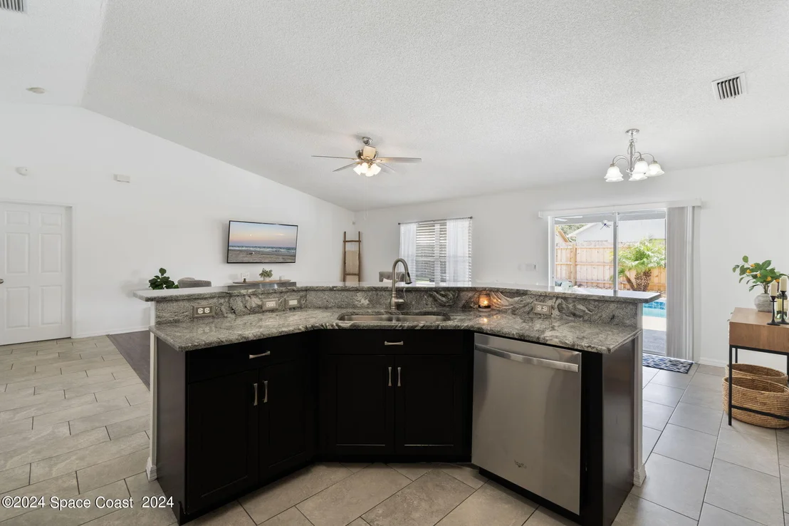 Photo of 1049 Jacaranda Circle