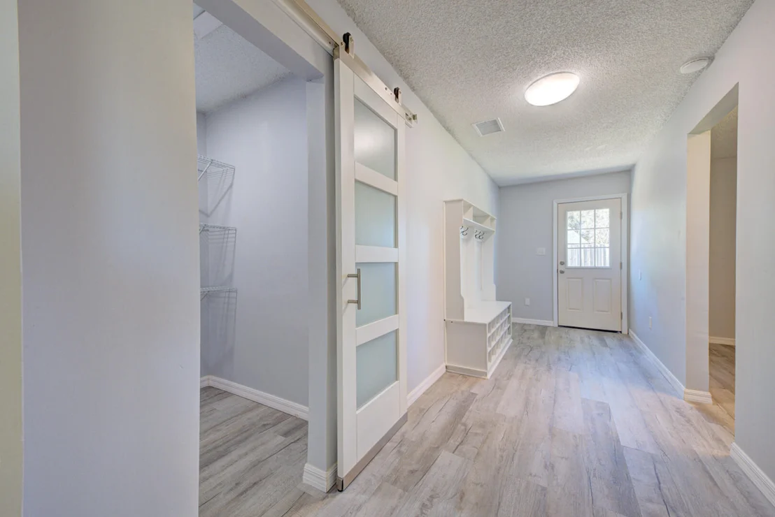 Photo of 5356 Jamaica Road