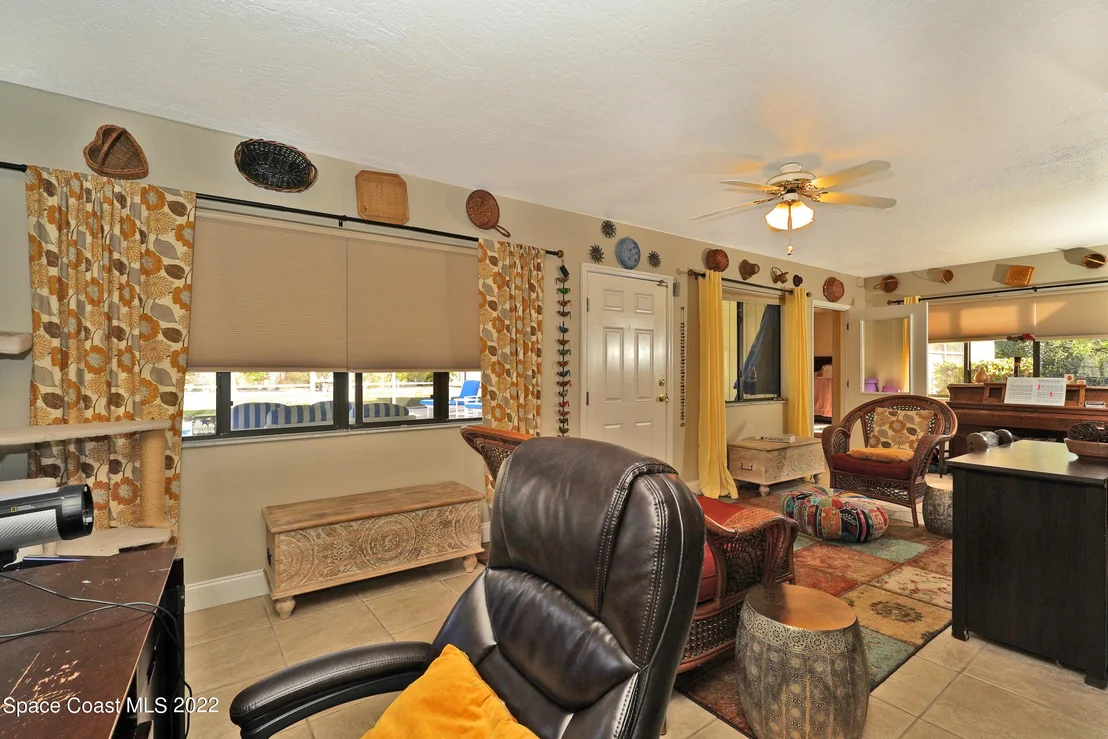 Photo of 1814 Oak Drive N