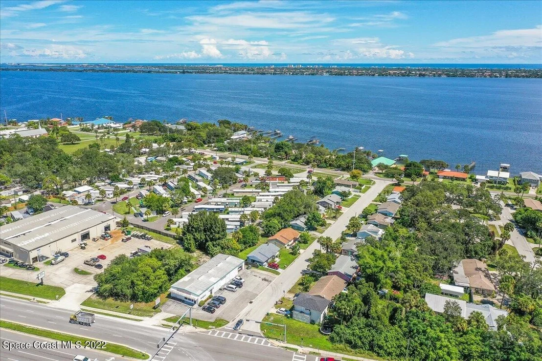 Photo of 1050 Riverdale Drive