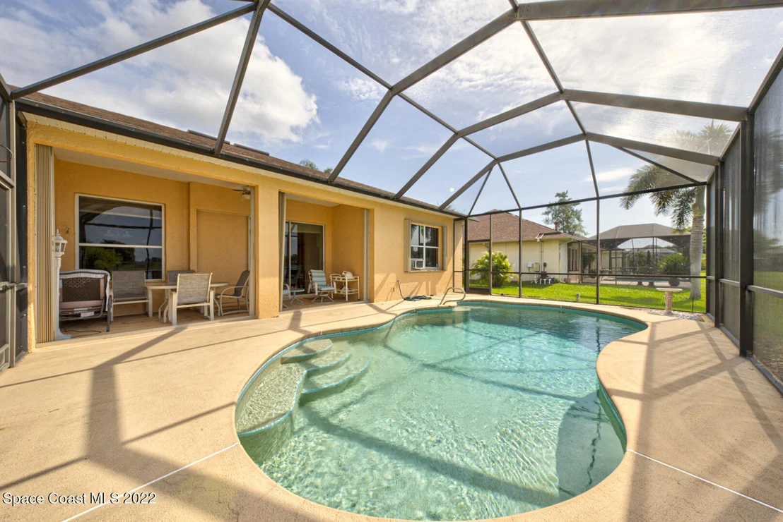 Photo of 5948 Newbury Circle