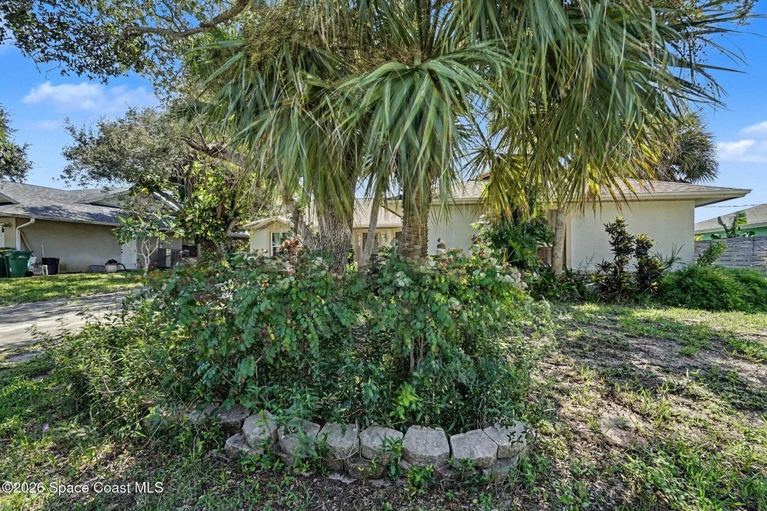 Photo of 225 Chalet Avenue