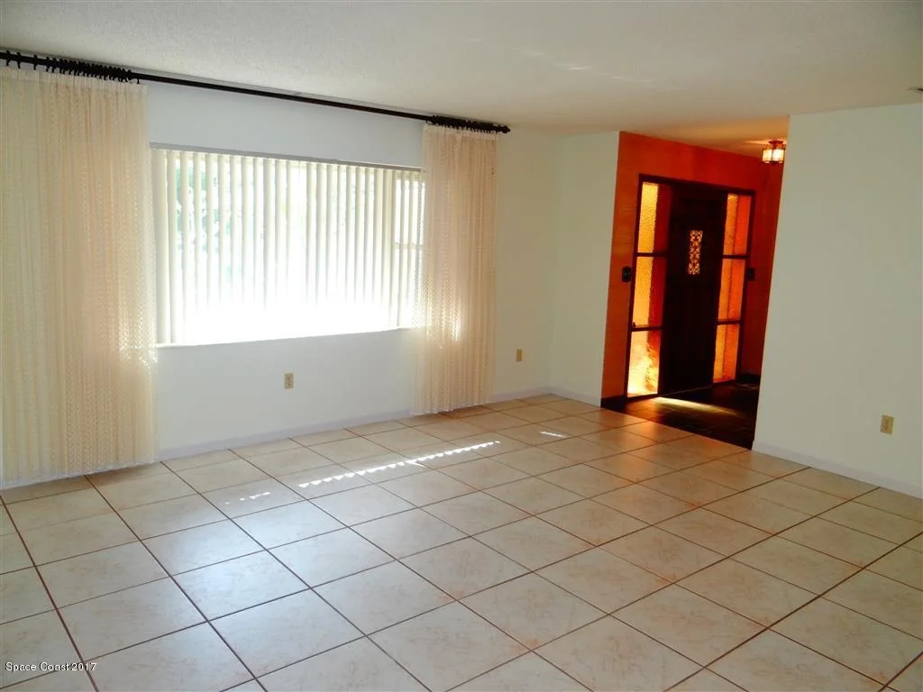 Photo of 1021 Sunswept Road NE