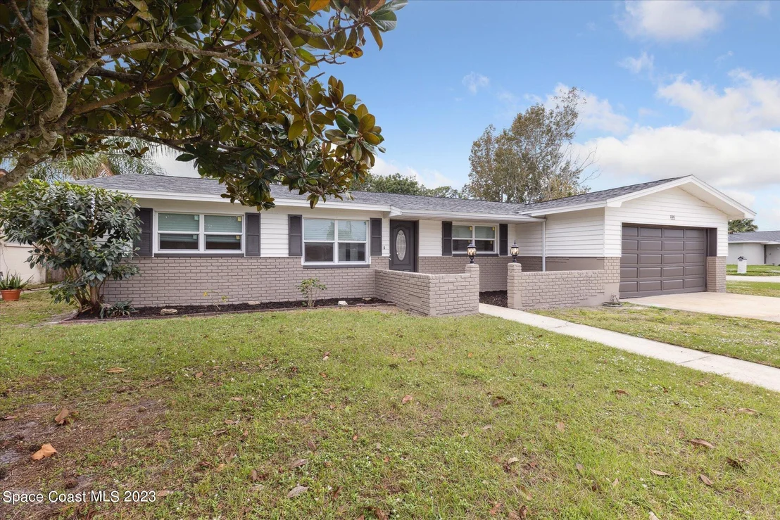 Photo of 885 Kings Post Road