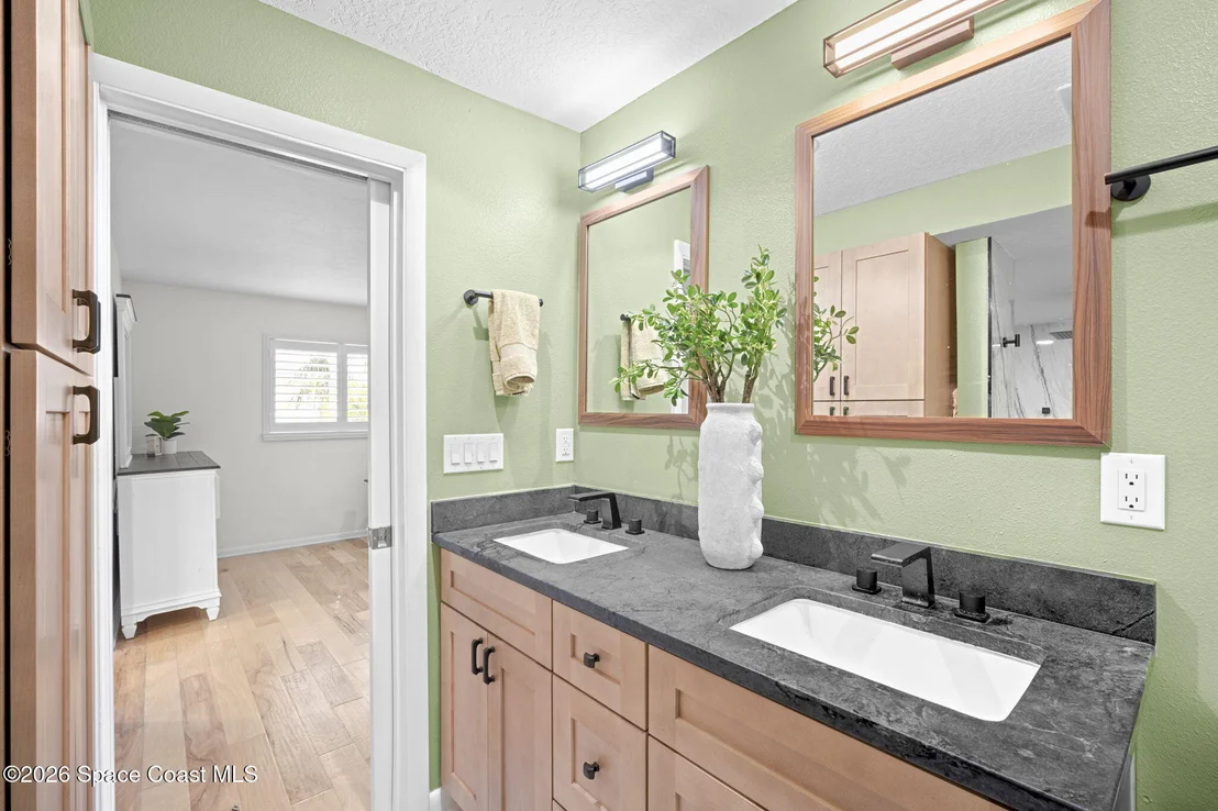 Photo of 500 Seabreeze Drive