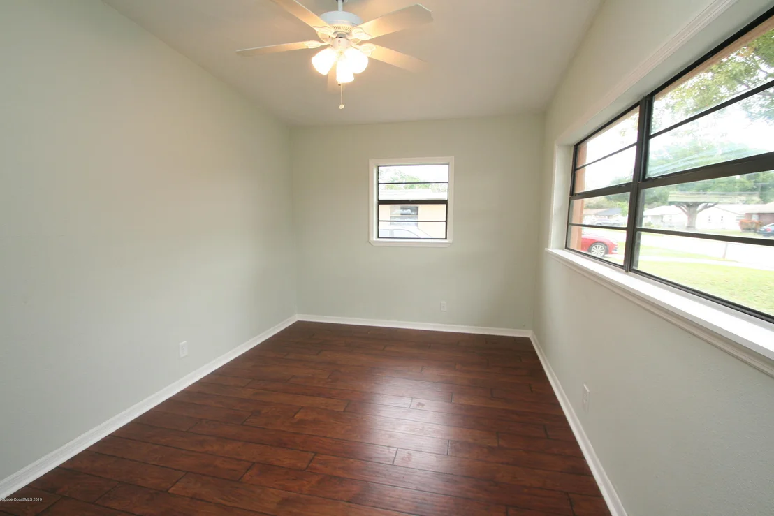 Photo of 1932 Mosswood Drive