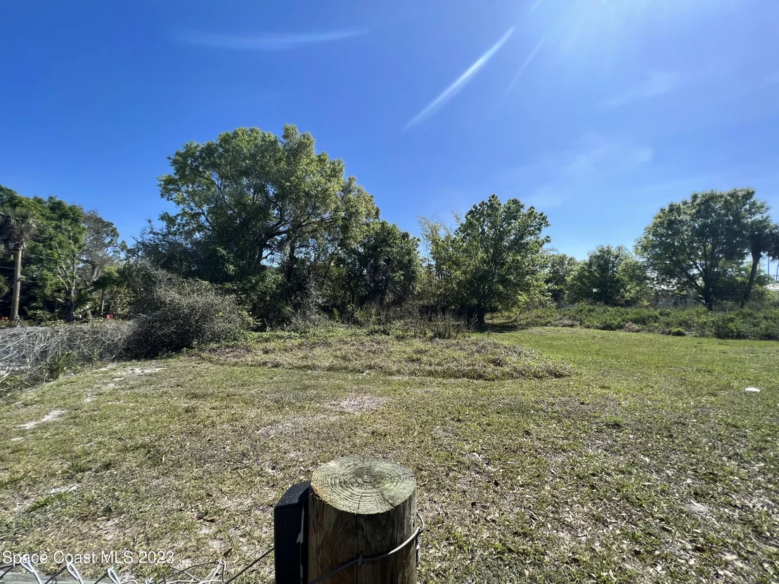 Photo of 7557 Newcomb Lane