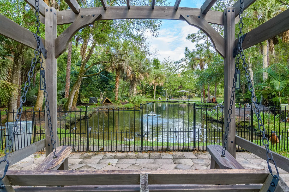 Photo of 4085 Lake Washington Road