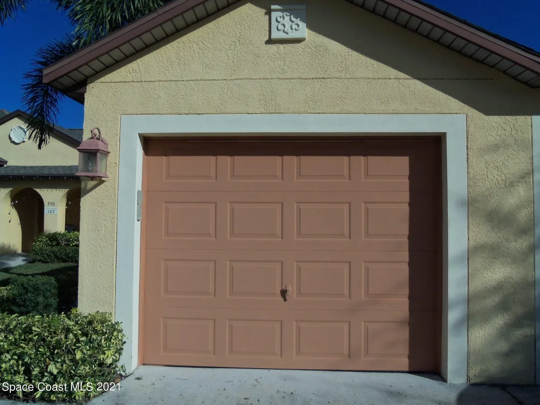 Photo of Unit 103 at 890 Luminary Circle