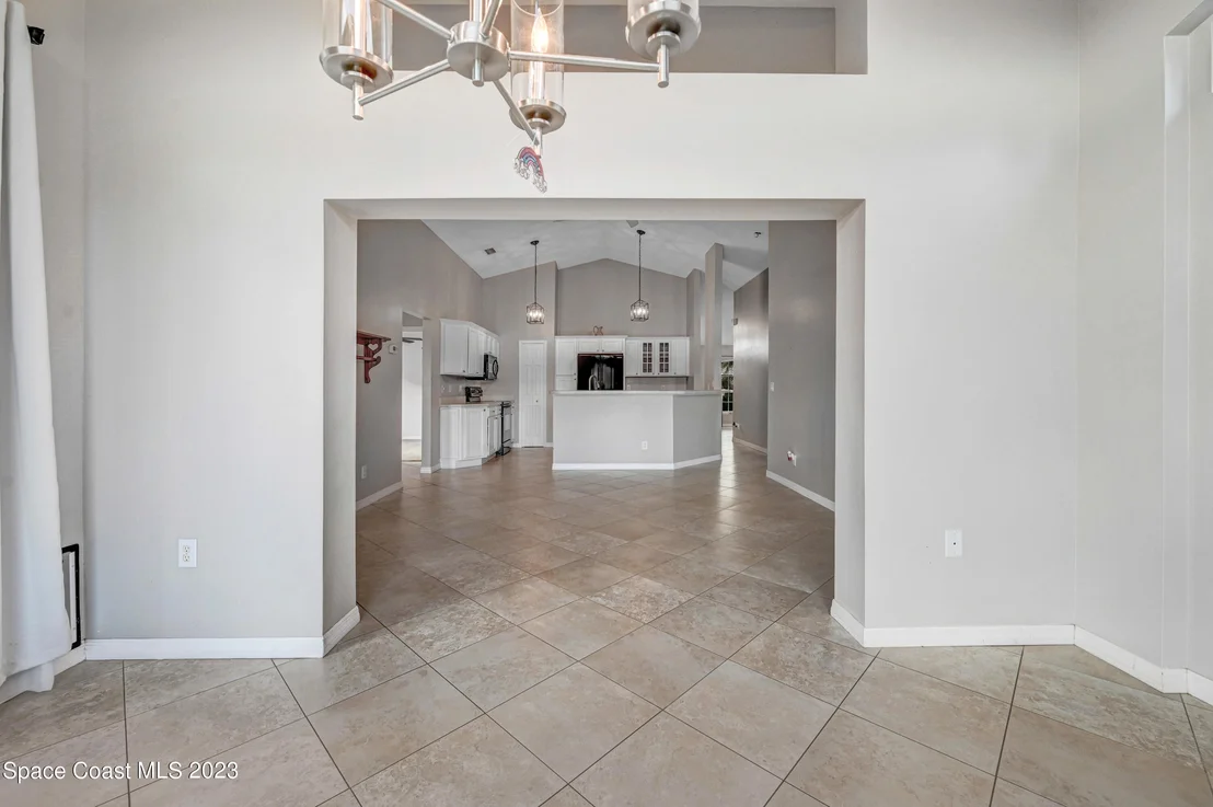 Photo of 895 Shaw Circle