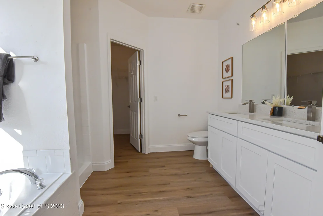 Photo of 521 Cressa Circle