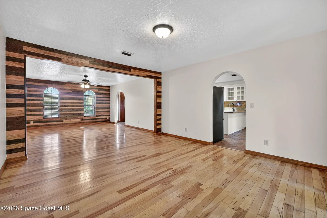 Photo of 3380 Lionel Road