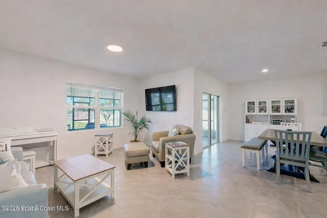 Photo of 4867 Barr Street