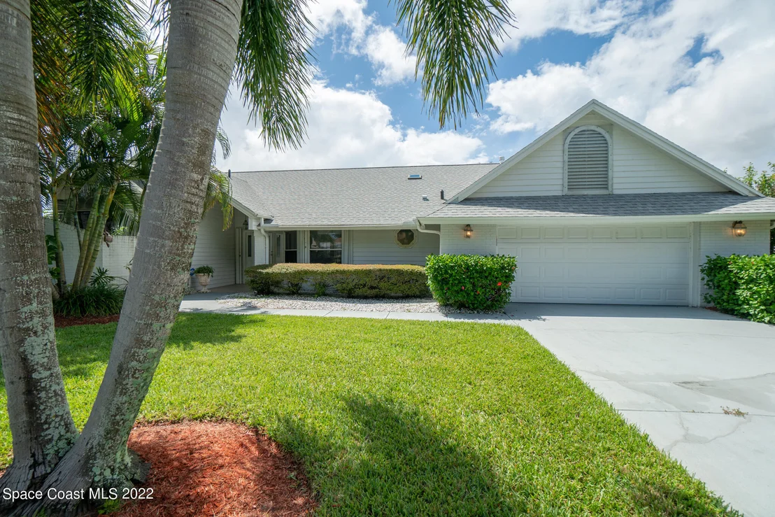 Photo of 686 Rossmoor Circle