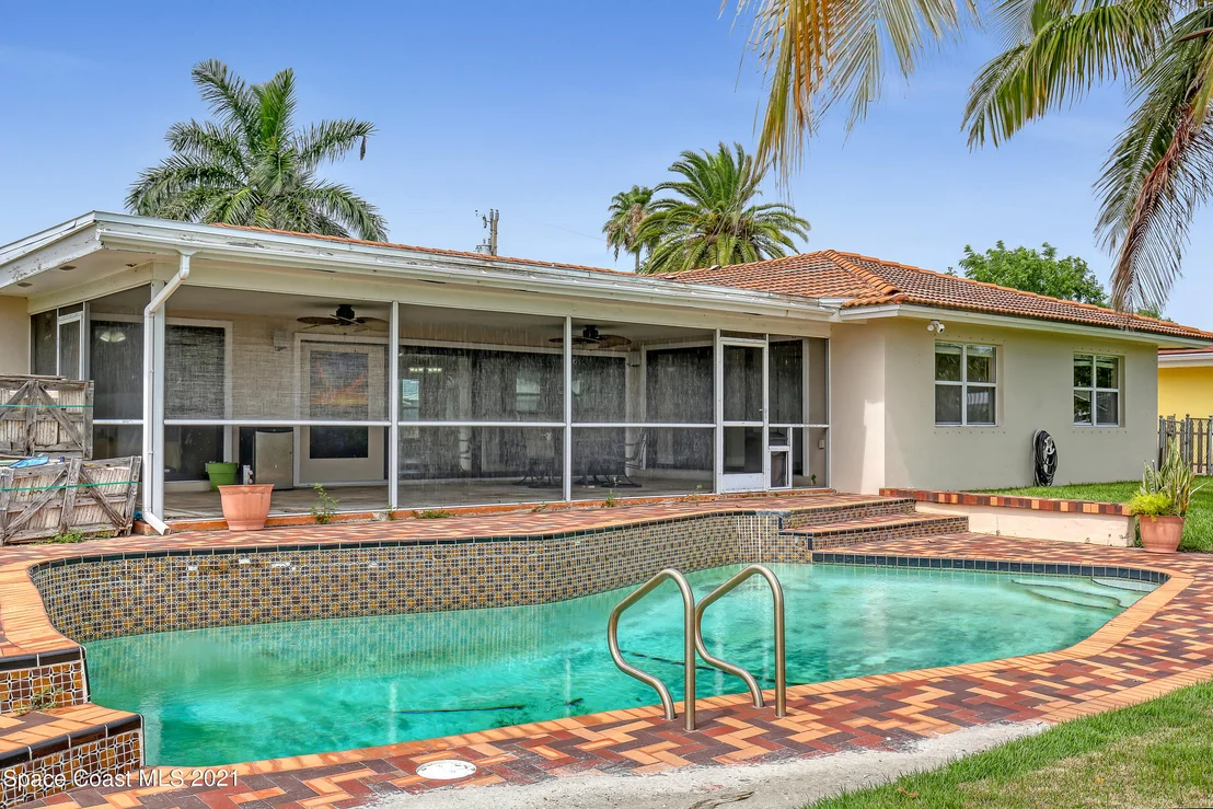 Photo of 375 Dorset Drive