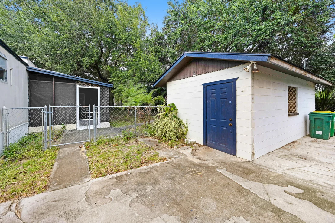 Photo of 6976 Ash Drive