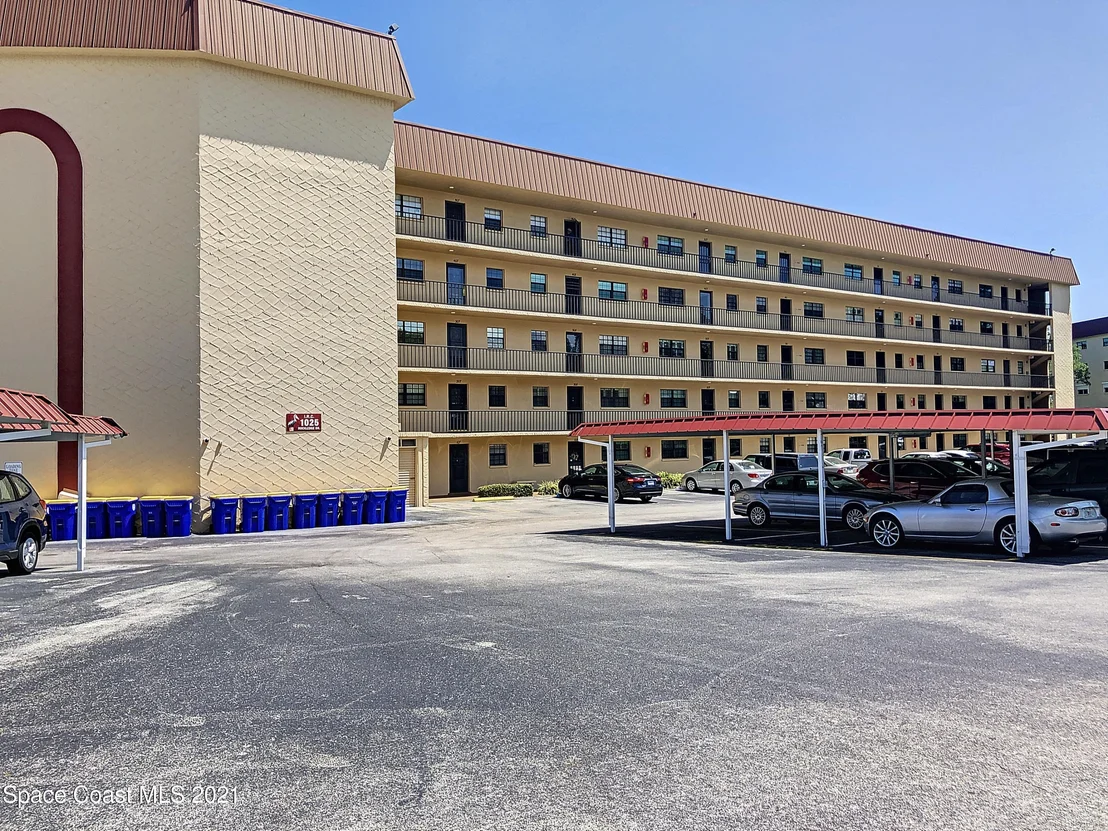 Photo of Unit 307 at 1025 Rockledge Drive